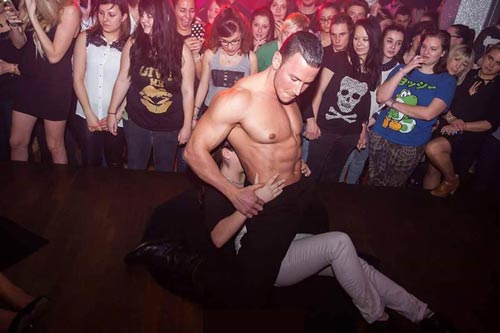 Stripteaseur Lille soirée filles discothèque Lille
